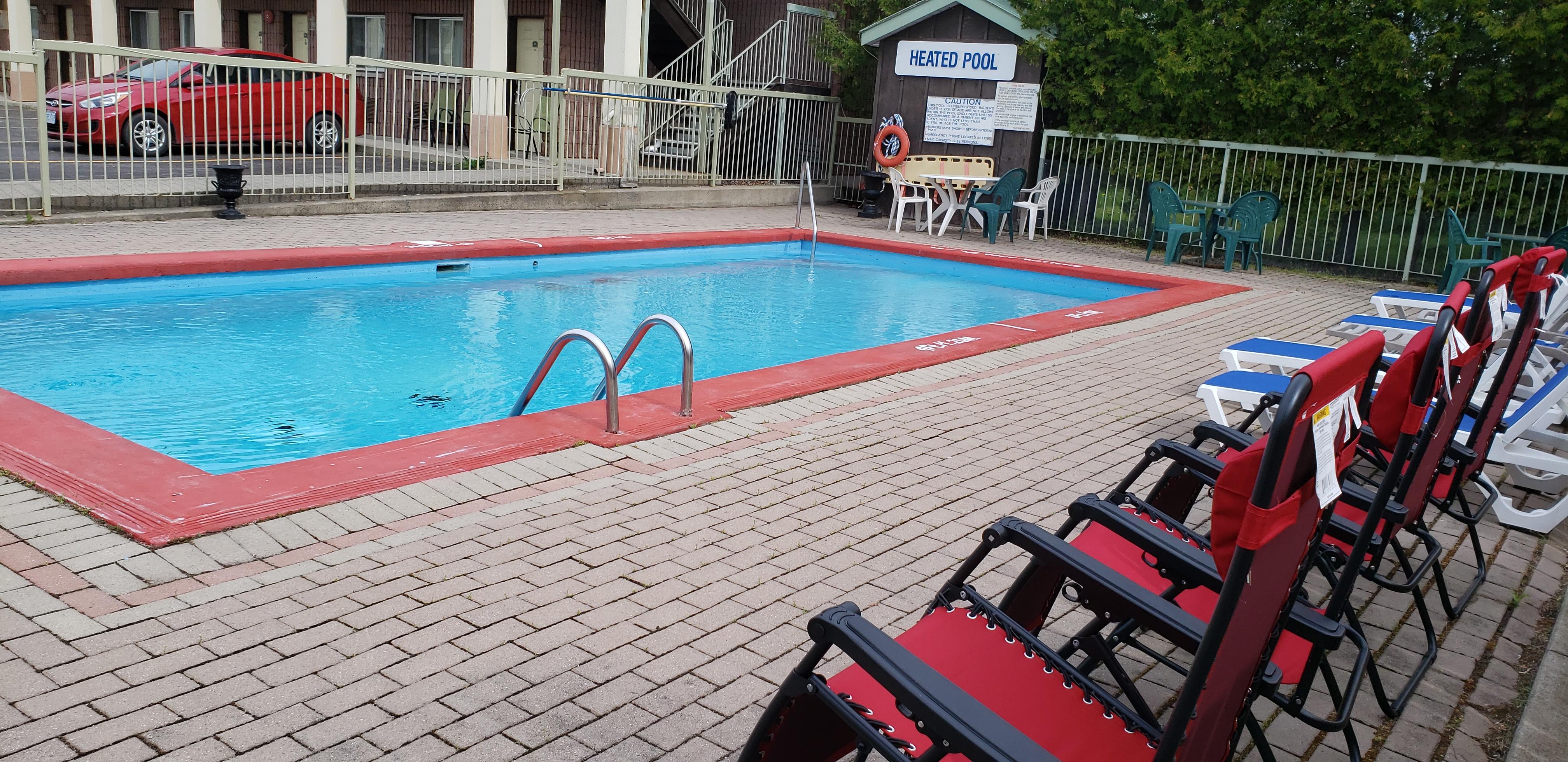 Quality Inn & Suites 1000 Islands Gananoque Exterior photo